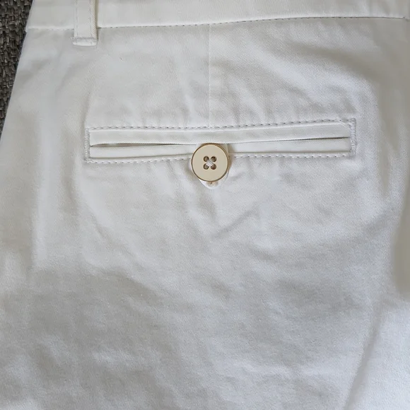 Lilly Pulitzer White Shorts - Size 8 - Picture 4 of 4